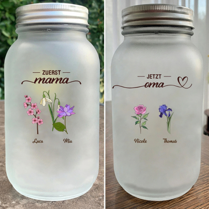 Personalisierte Solar-Glasflasche im Mason-Jar-Stil mit Blumenmotiv – Geschenk „Erst Mama, jetzt Oma“