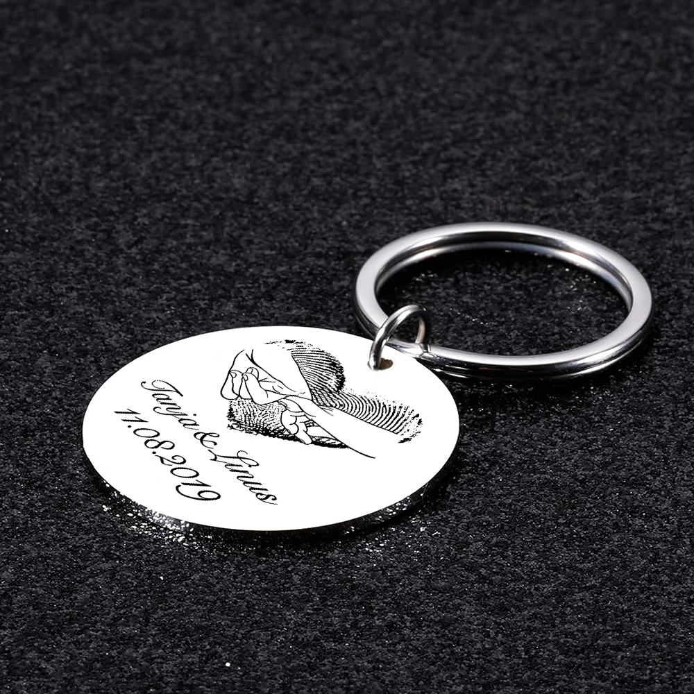 Personalisierte 2 Namen & 2 Buchstaben & Lied Acryl-Kühlschrankmagnet & Foto & Text & Datum Metall-Schlüsselanhänger –  Zusammen durch dick und dünn – Schlüsselanhänger & Kühlschrankmagnet & Nachrichtenkarte Geschenkbox Set für Paar