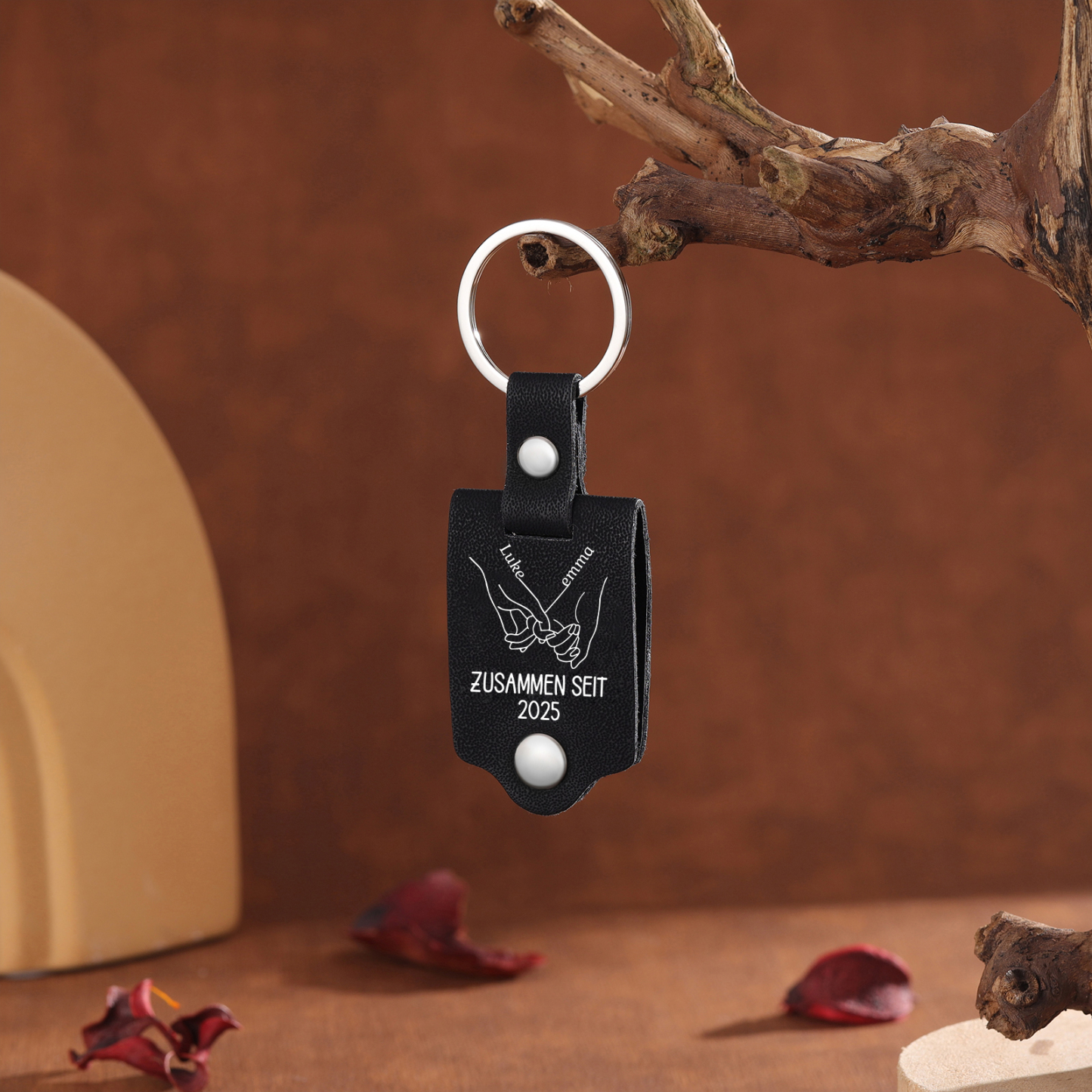 Personalisierbarer PU Leder Schlüsselanhänger mit Foto,2 Namen & Jahr für Paar – "FAHR VORSICHTIG, ICH BRAUCHE DICH HIER BEI MIR"