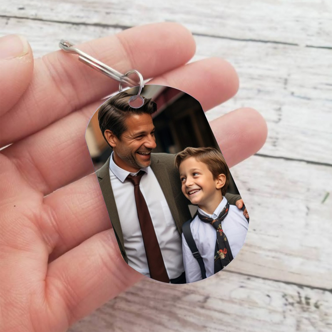 Personalisierbarer Foto & 2-7 Namen Schlüsselanhänger mit Faust-Best Papa aller Zeiten!