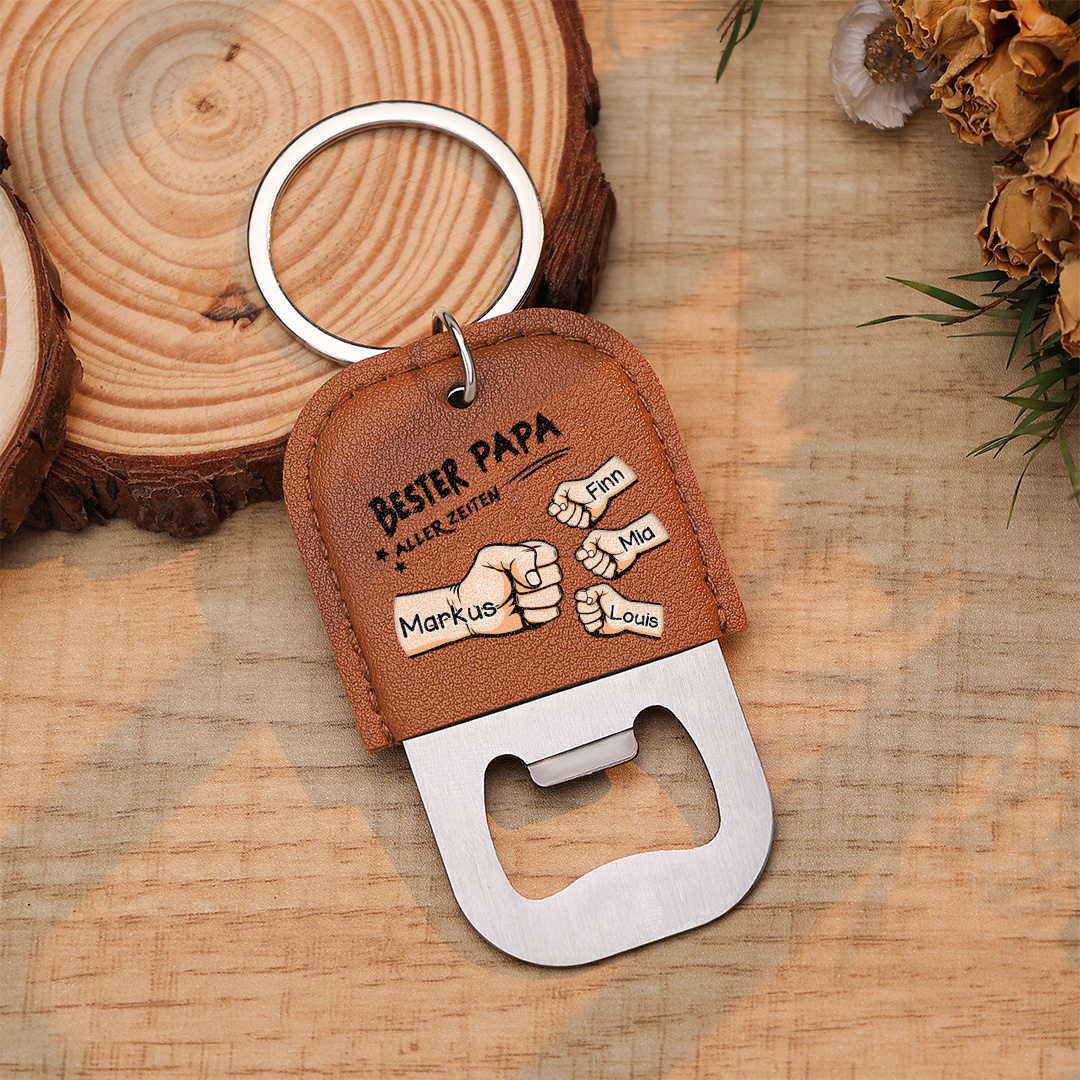 Personalisierter Schlüsselanhänger aus Leder mit Flaschenöffner für Papa mit 2–7 Namen und Faustgruß-Motiv