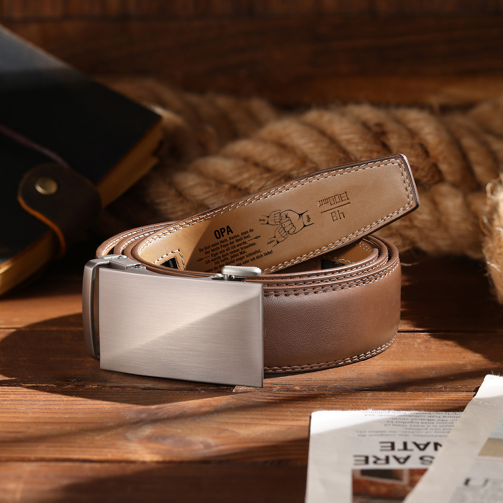 Personalisierter Opa-Ledergürtel mit Namen & Faustgruß