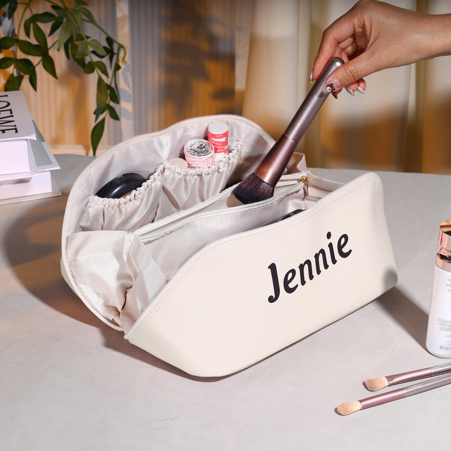 Personalisierter 1 Name PU-Leder-Kosmetiktasche – Individuelle Schminktasche in Weiß/ Rosa/ Lotusrosa Farben