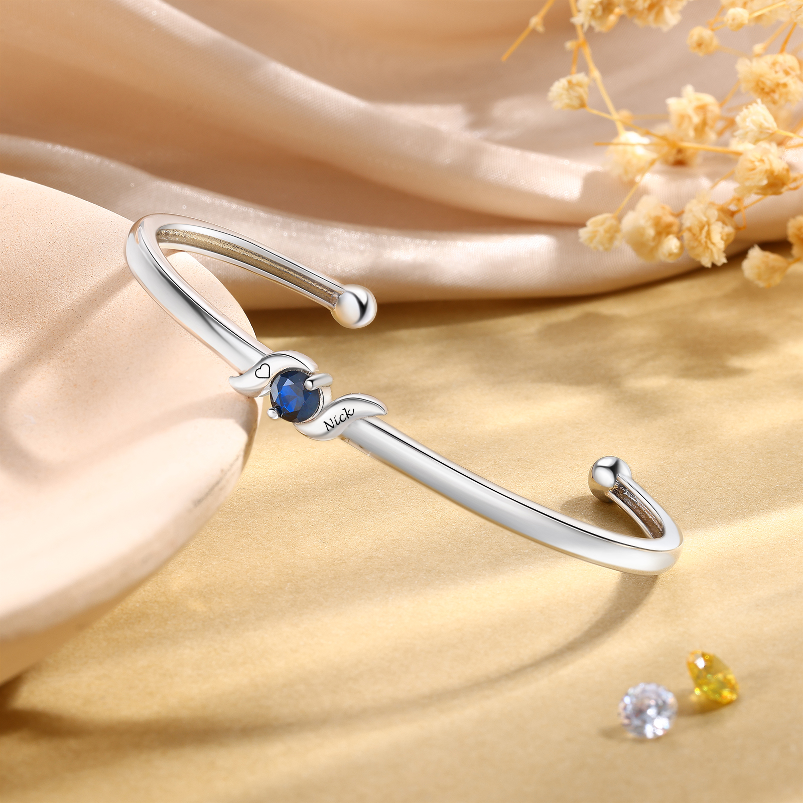 Personalisierter Armreif mit Geburtssteinen für Damen personalisiert mit 1–5 Namen Familiengeschenk