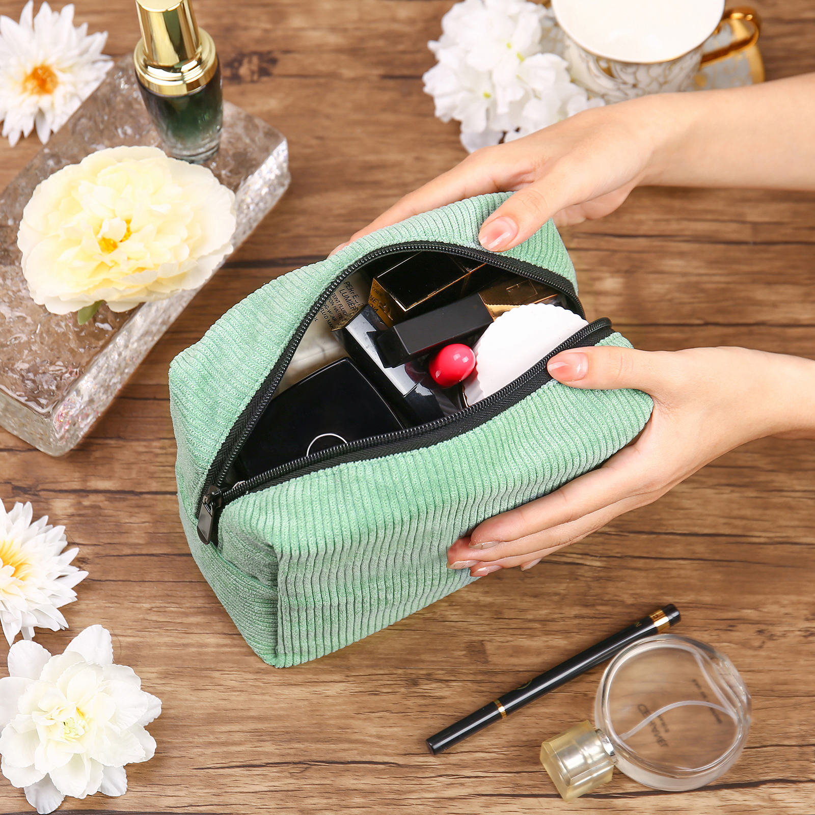 Personalisierter 1 Name & Geburtsblume Kord Schminktasche