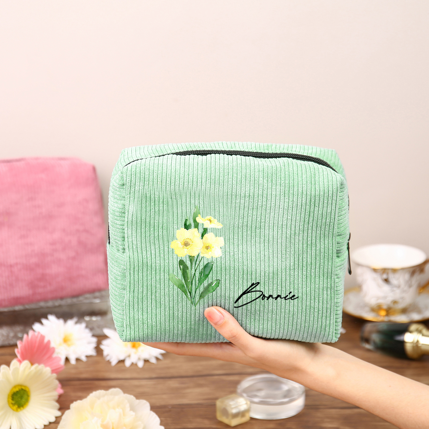 Personalisierter 1 Name & Geburtsblume Kord Schminktasche