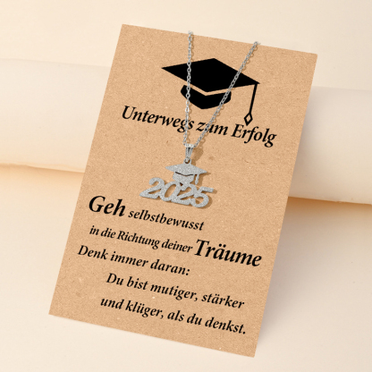 Bachelor-Hut-Halskette-Unterwegs zum Erfolg-Einschulung Geschenk für Absolventen 2025