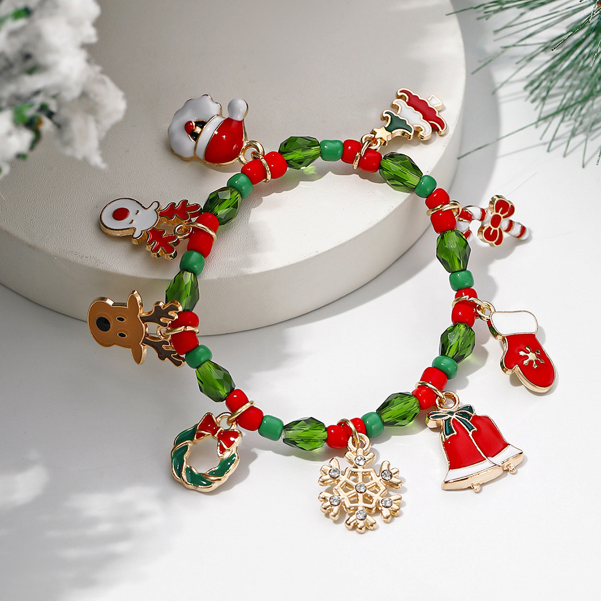 Weihnachtliche Charm-Armband – Festlicher Schmuck für die Feiertage