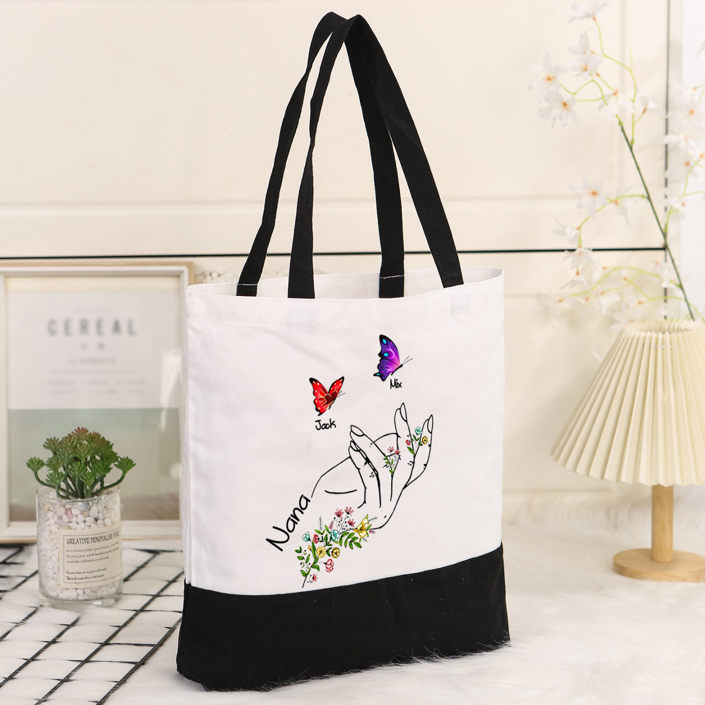Personalisierte 2-8 Namen Stofftasche mit Schmetterlingen & Handmotiv