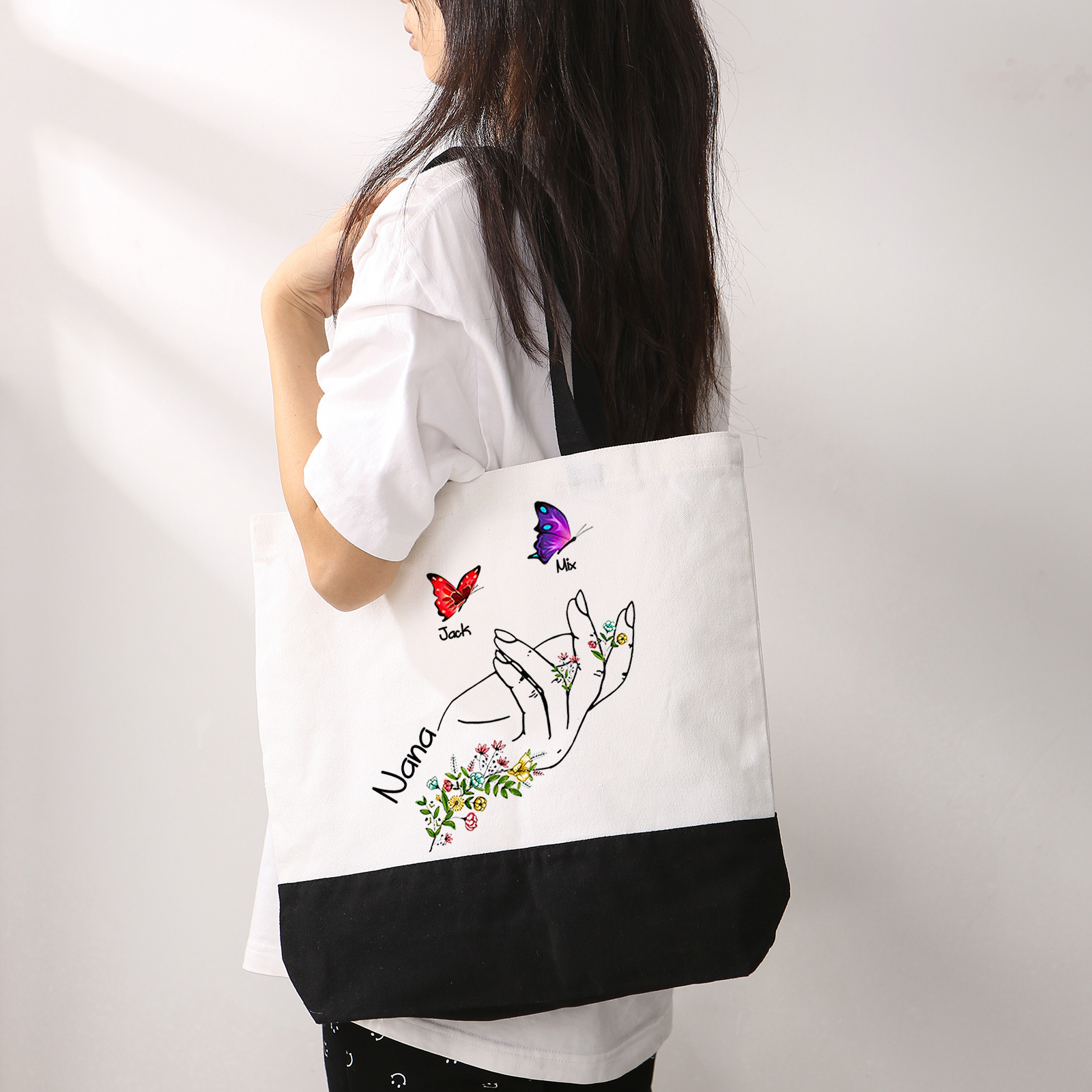 Personalisierte 2-8 Namen Stofftasche mit Schmetterlingen & Handmotiv – Individuelles Segeltuch-Tasche