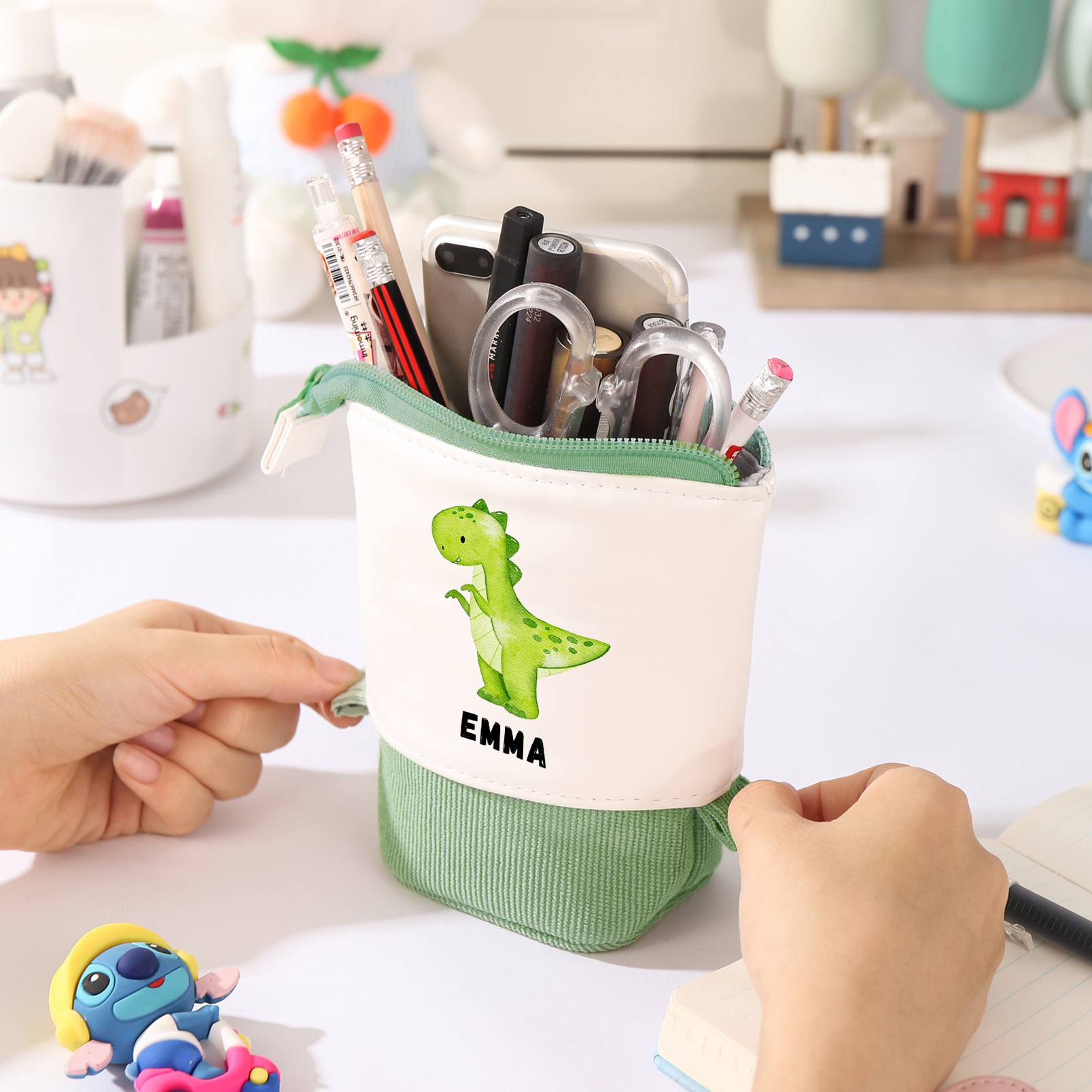 Schulanfang Geschenkset -Personalisierter Name & Datum Emaille Tasse & Dino Stifteetui Stifttasche & Dino Armbänder Set - Geschenk für Schulkind mit Geschenk Box