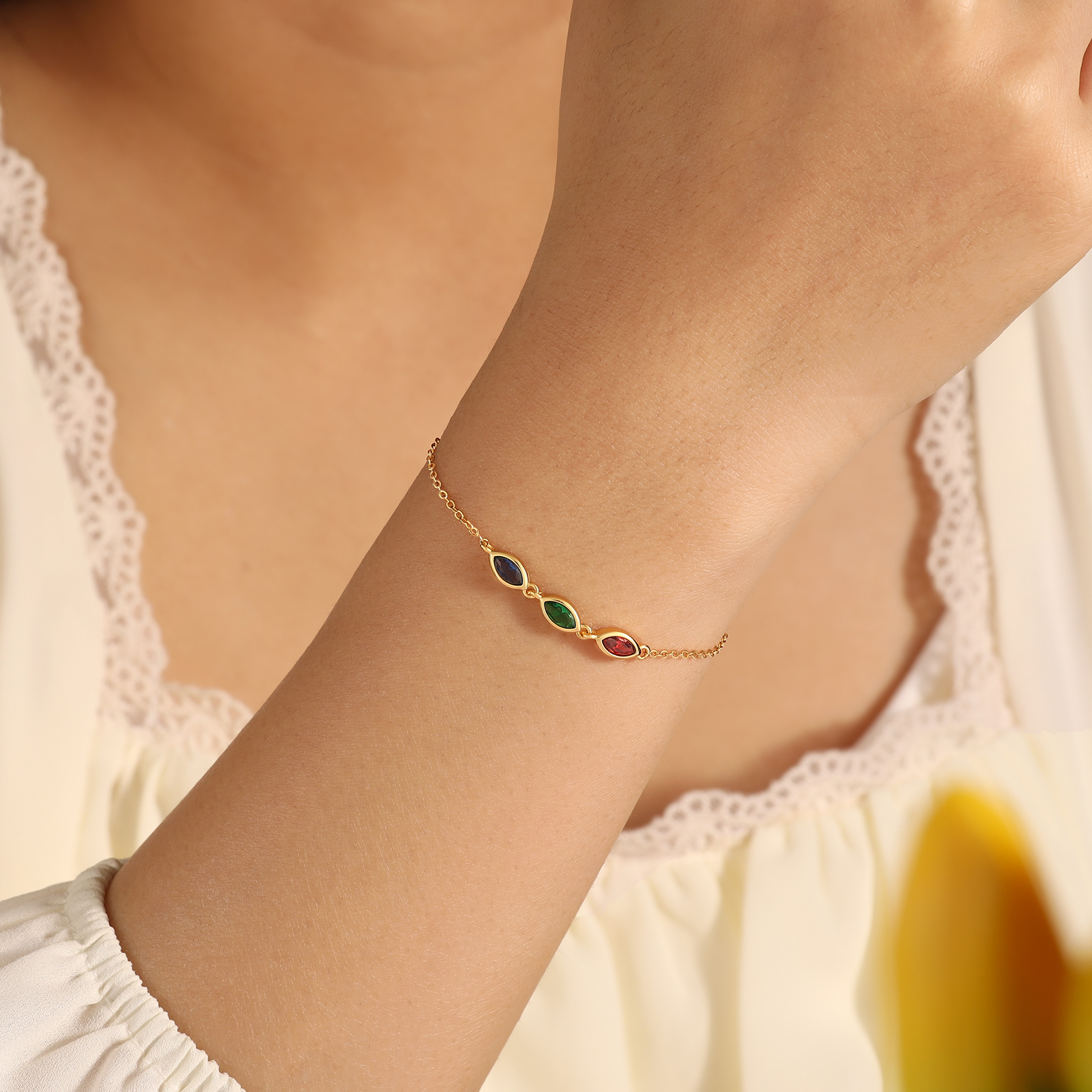 Personalisiertes Armband aus 925er Sterlingsilber mit 2–5 Geburtssteinen im Marquise-Schliff