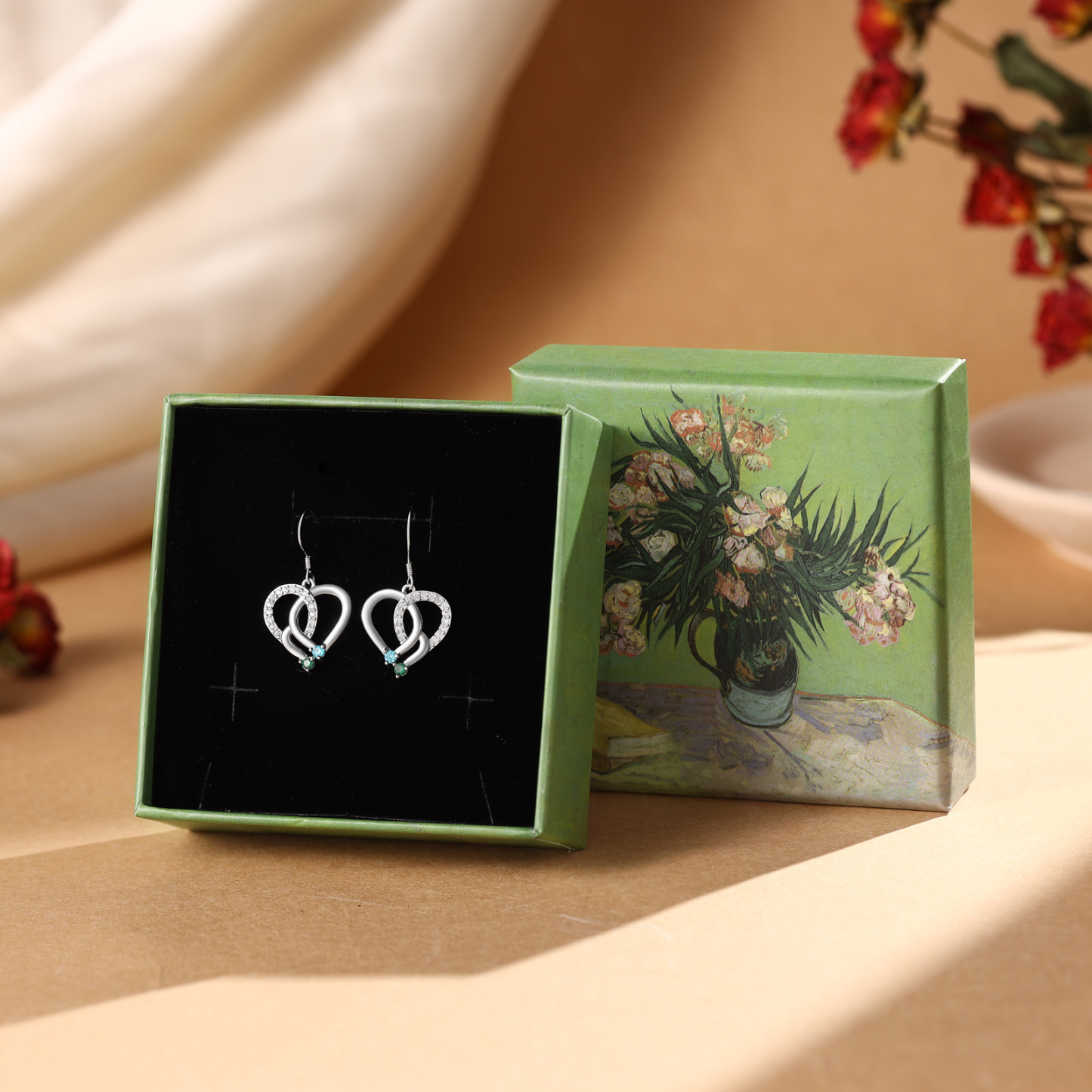 Personalisierte Geburtsstein Ohrringe mit ineinandergreifenden Herzen und 2 Geburtssteinen aus 925er Sterlingsilber