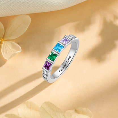 Personalisierter Ring mit Princess-Schliff & 2–4 Geburtssteinen