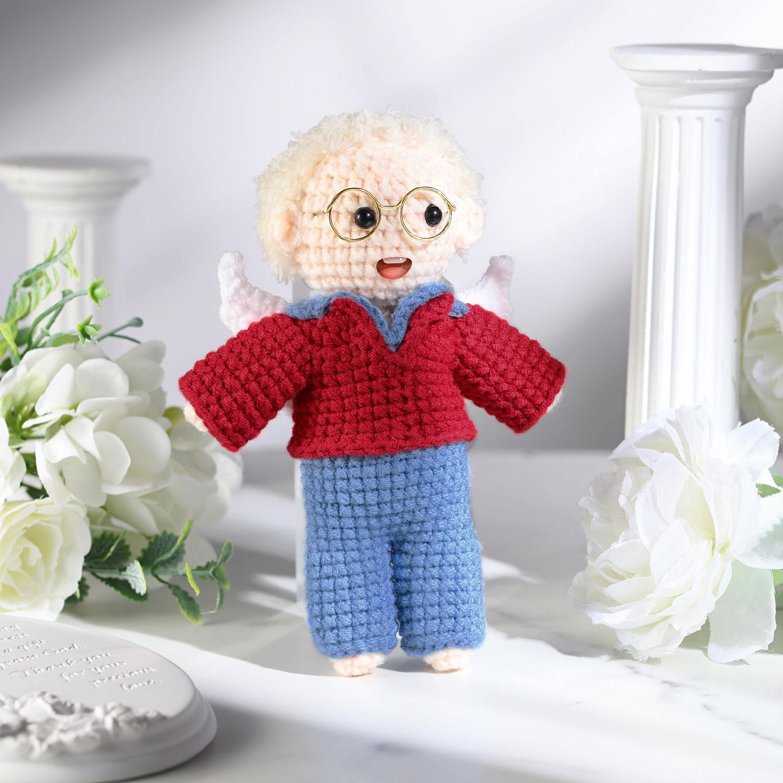 Handgefertigter Personalisierter Foto Häkelpuppe aus Garn mit Kleid zum Verkauf