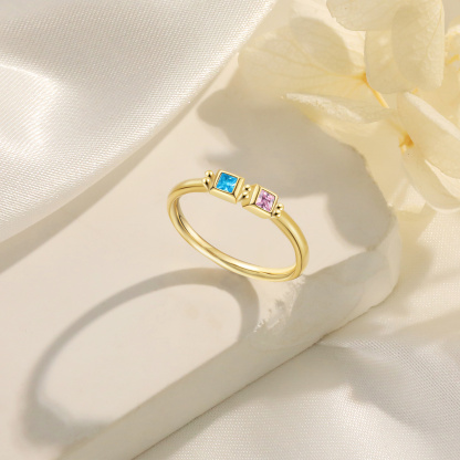 Zarter, vergoldeter Geburtsstein-Ring mit 2–5 personalisierbaren Zirkonia-Steinen