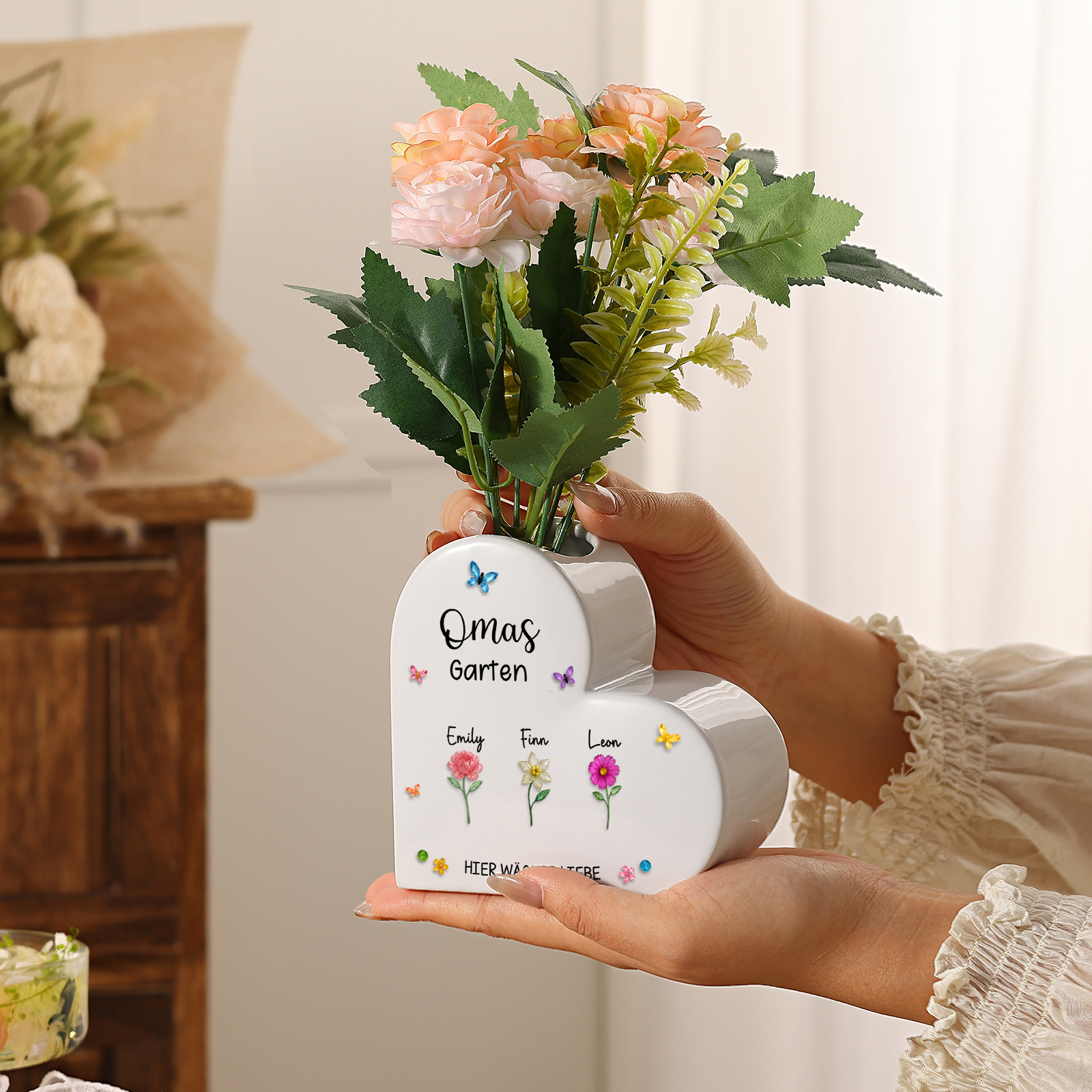 Personalisierte Keramikvase mit Herzmotiv, 1–10 Vornamen und Geburtsblumen Familiengeschenk für Mama oder Oma