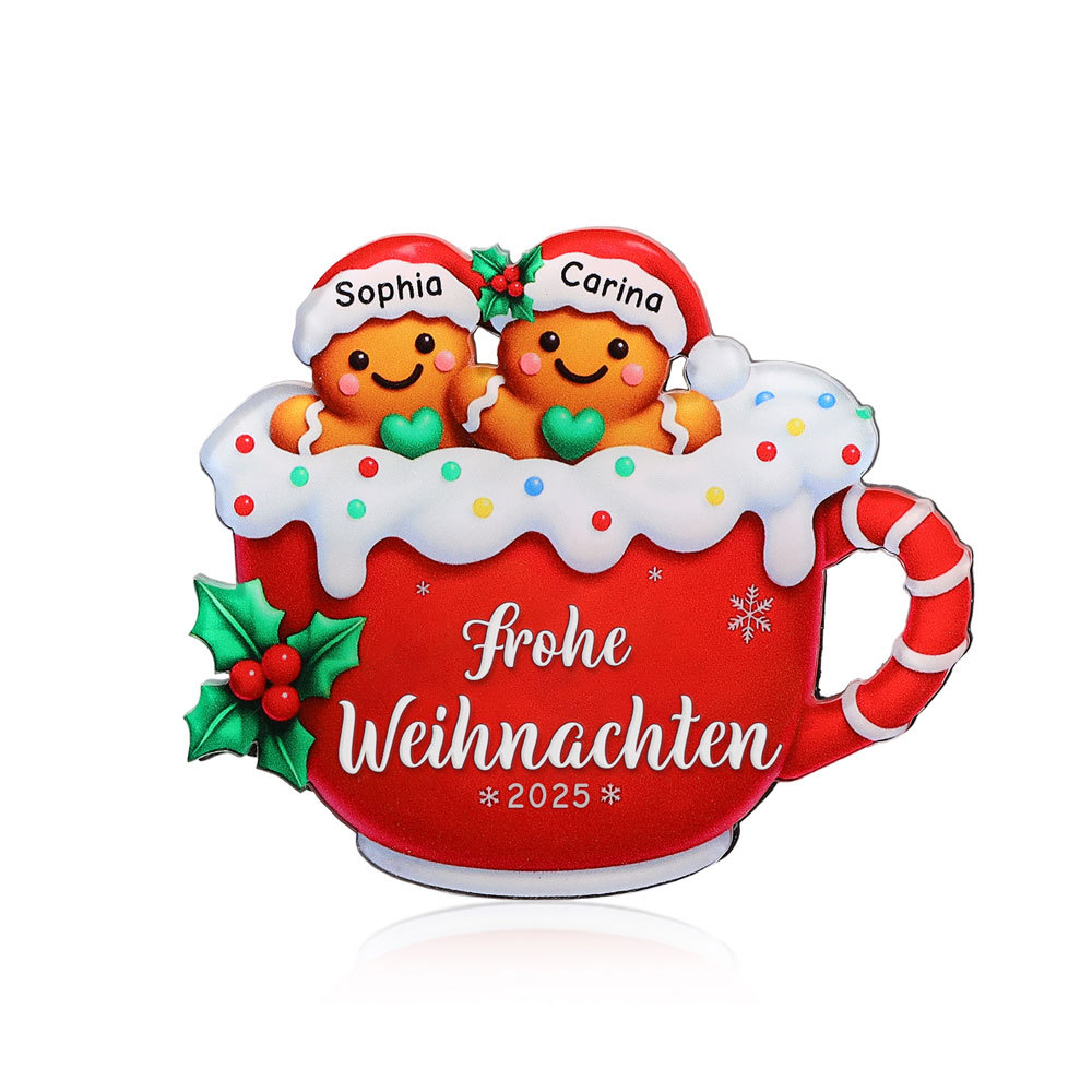 Personalisierter Weihnachts-Kühlschrankmagnet, Lebkuchen-Tasse, individuell mit 2 bis 8 Familiennamen, weihnachtliches Andenken-Geschenk für Zuhause und Küche, für Eltern, Paare und Freunde | Kettenmachen