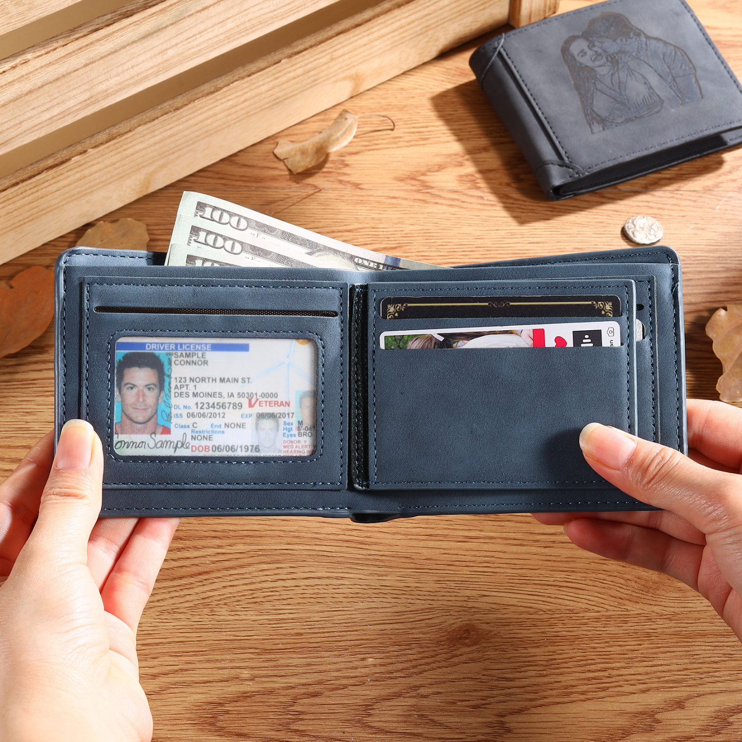 Herren Personalisiertes Foto & Name & Buchstabe PU Leder Herren Geldbörse in Dunkelgrau/ Blau/ Schwarz