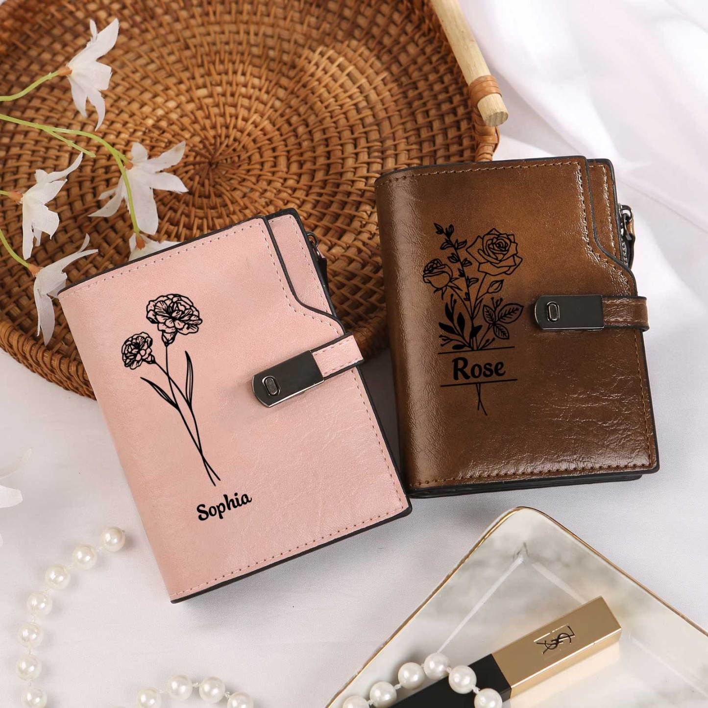 Monogramm-Geldbörse aus PU-Leder mit Name-Blume-Gravur für Damen
