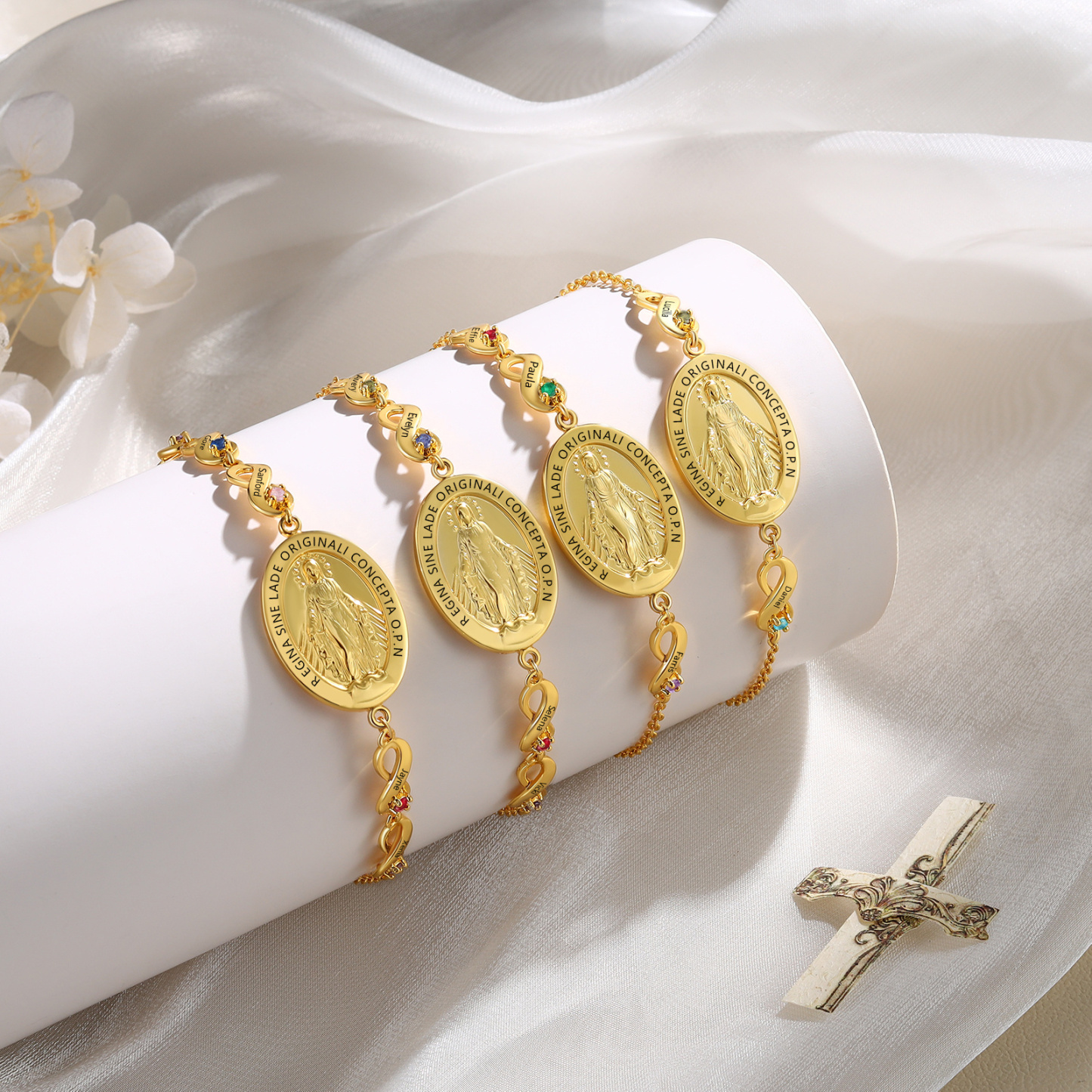 Personalisierbares Infinity-Armband aus Gold mit Marienmedaille & Geburtsstein