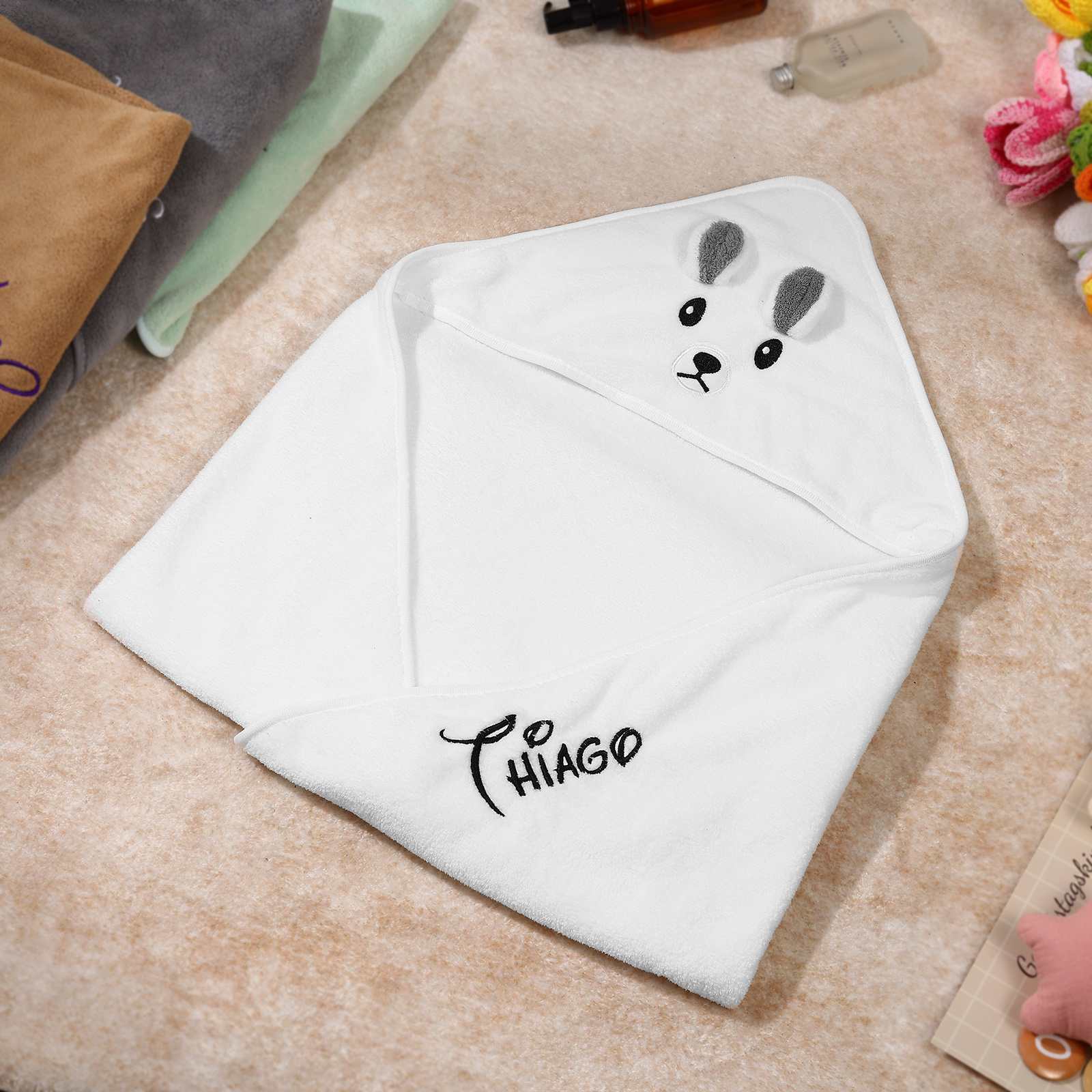 Personalisierbares Kapuzenhandtuch mit Namen Babygeschenk zur Geburt praktisch für Kinder
