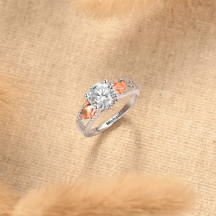 Personalisierter Gedenkring mit Flügeln – Ich bin keine Witwe. Ich bin die Frau eines Mannes mit Flügeln