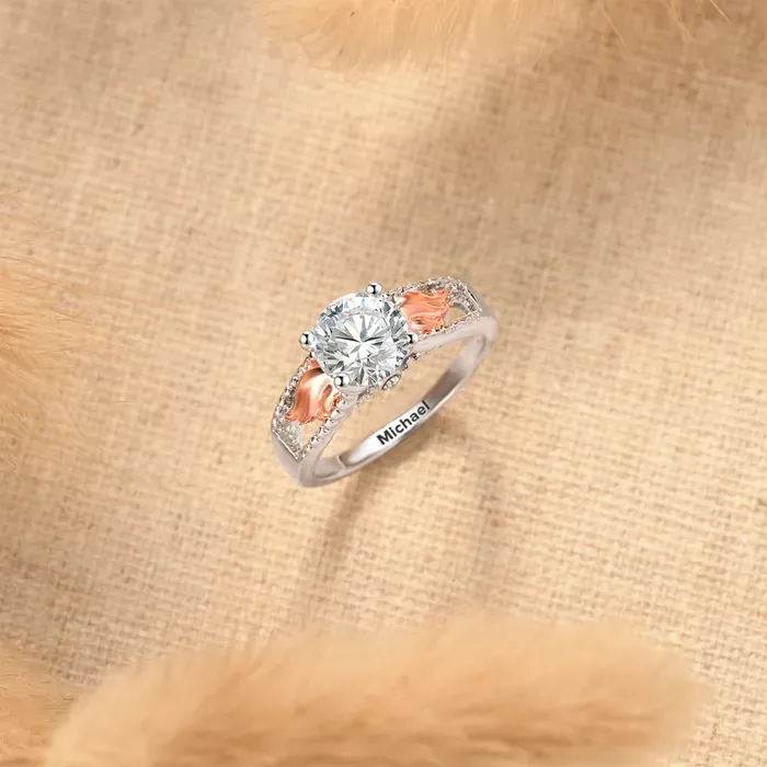 Personalisierter Gedenkring mit Flügeln – Ich bin keine Witwe. Ich bin die Frau eines Mannes mit Flügeln