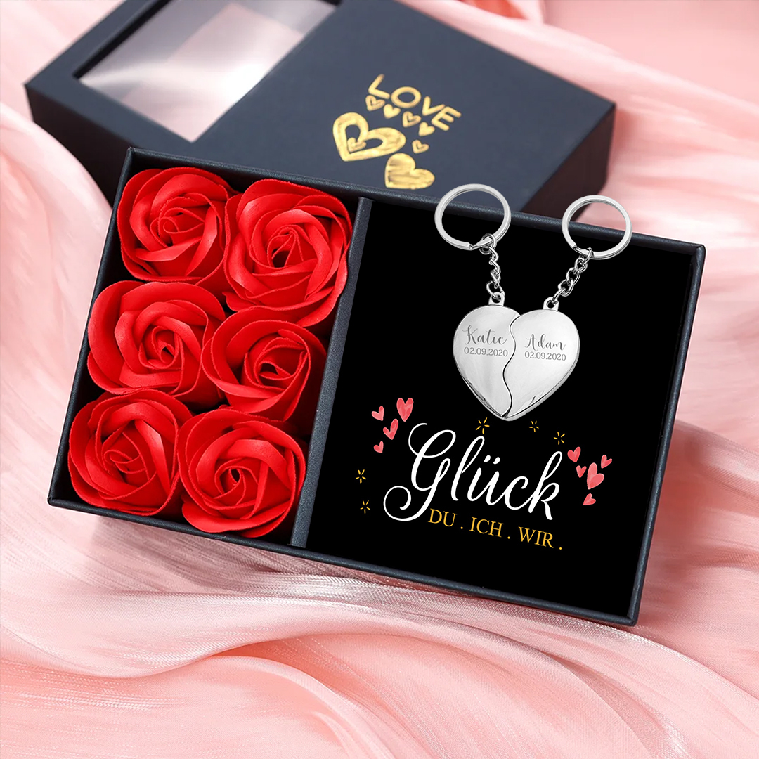 Personalisierbare 2 Namen & Datum Herz Metall Schlüsselanhänger-Glück, Du, Ich, Wir-Geschenk mit Nachrichtenkarte 