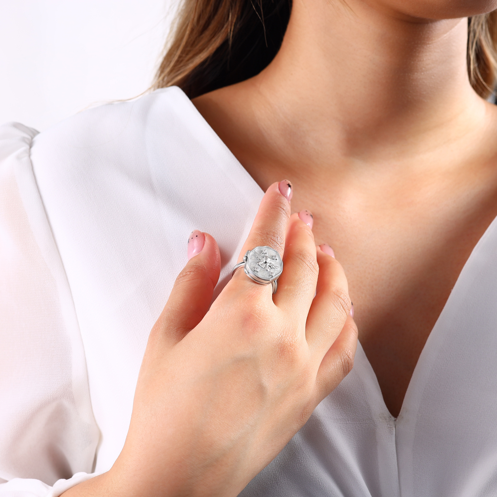 Personalisierter Medaillon-Ring mit Engel-Relief und 2 Fotos