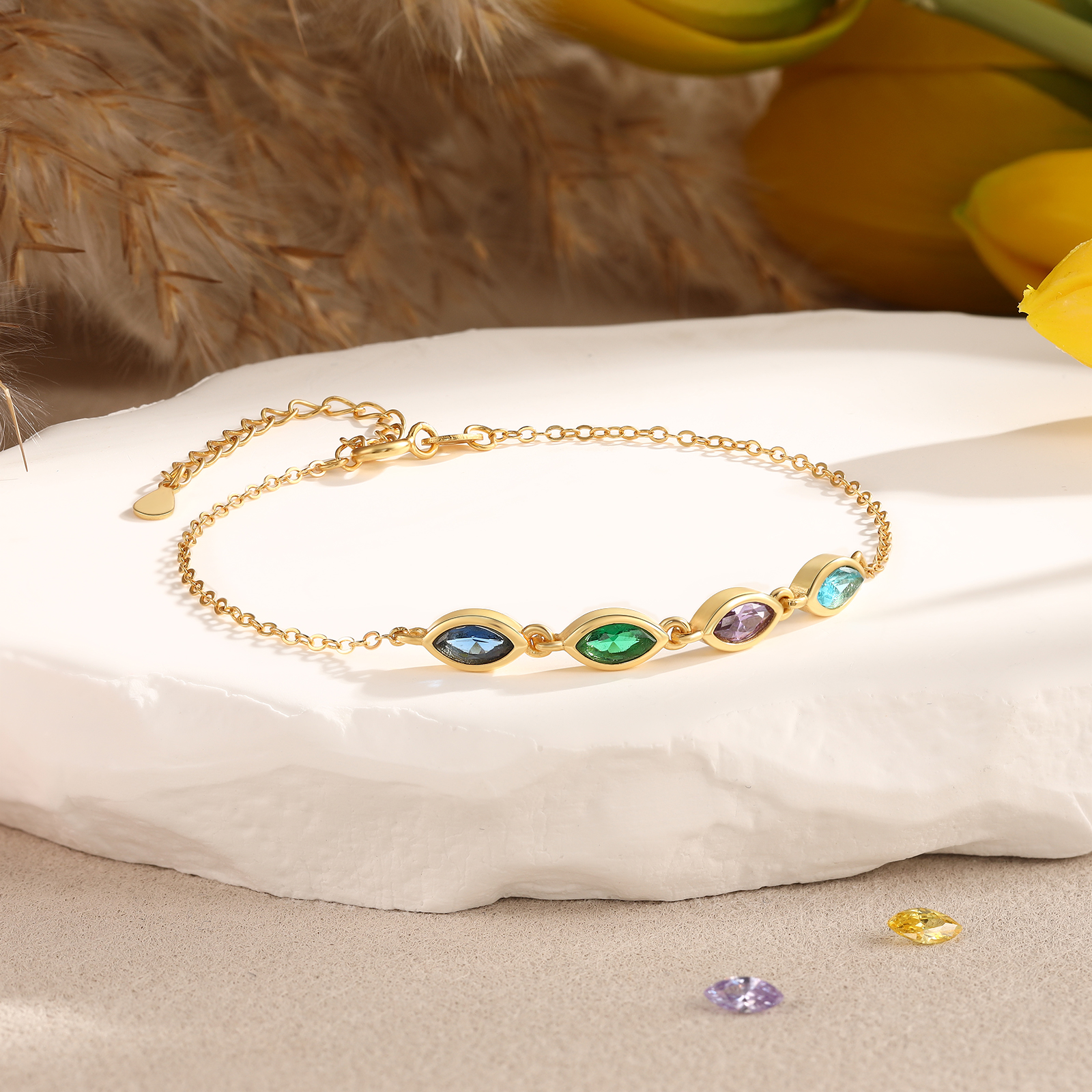 Personalisiertes Armband aus 925er Sterlingsilber mit 2–5 Geburtssteinen im Marquise-Schliff