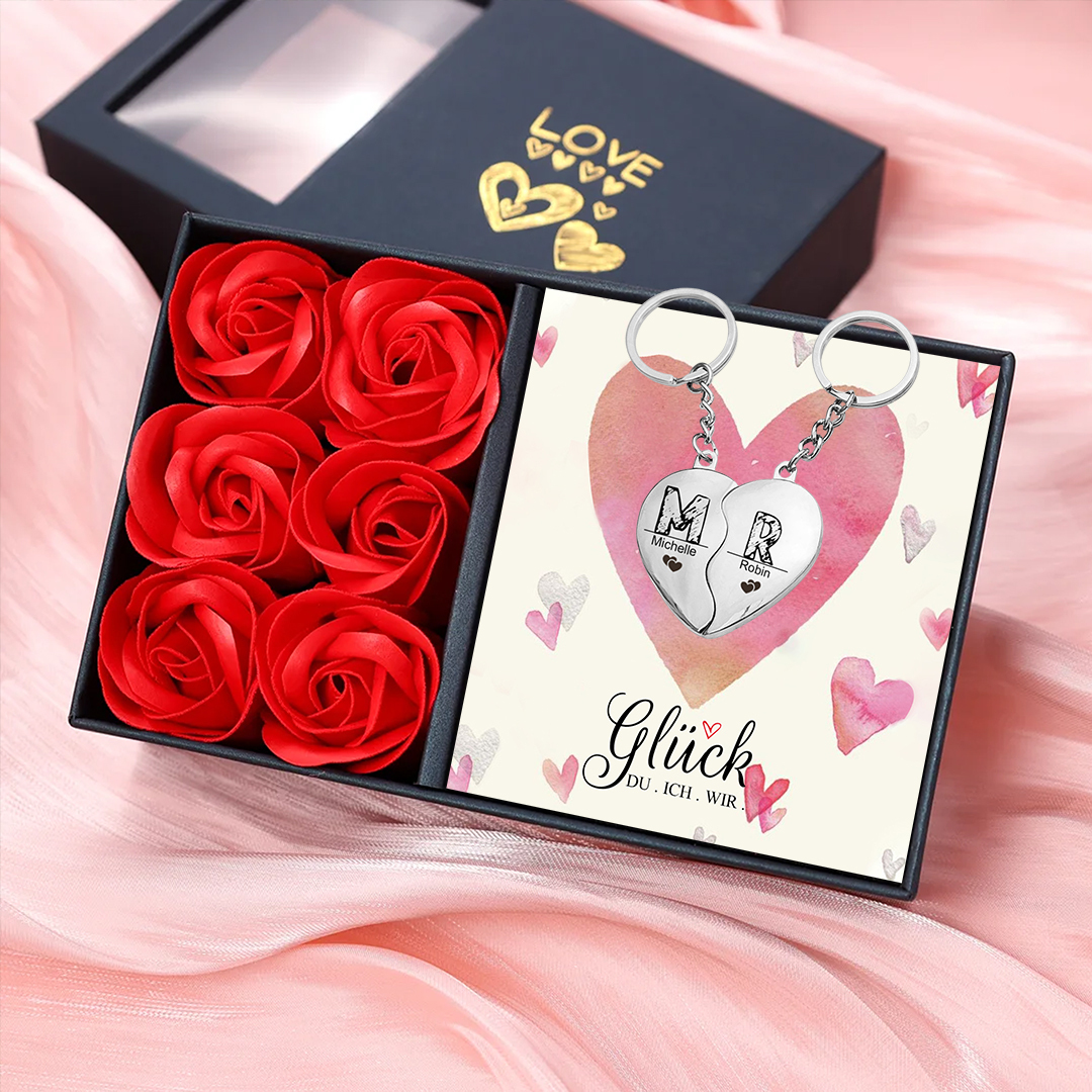 Personalisierbare 2 Namen & Buchstaben Herz Ehepaar Paar Metall Schlüsselanhänger-Glück, Du, Ich, Wir-Geschenk mit Nachrichtenkarte 