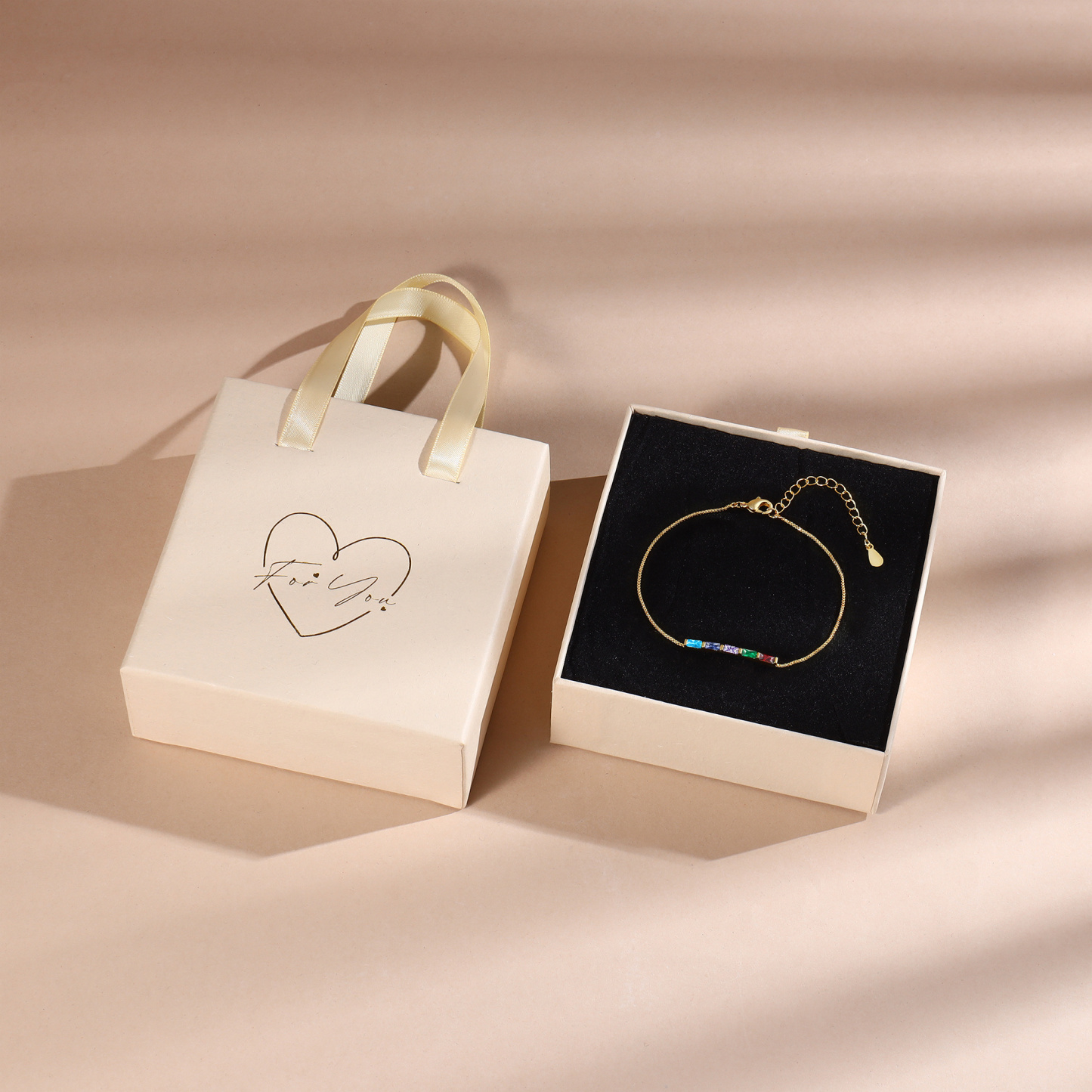 Personalisierbares Armband aus 925er Silber, altvergoldet, mit 2–6 individuellen Geburtssteinen