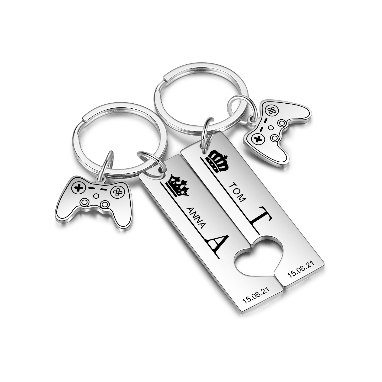 Personalisierbare 2 Namen & 2 Buchstaben & Datum Ausschnitt in Herzform Paar Metall-Schlüsselanhänger mit PlayStation Anhänger
