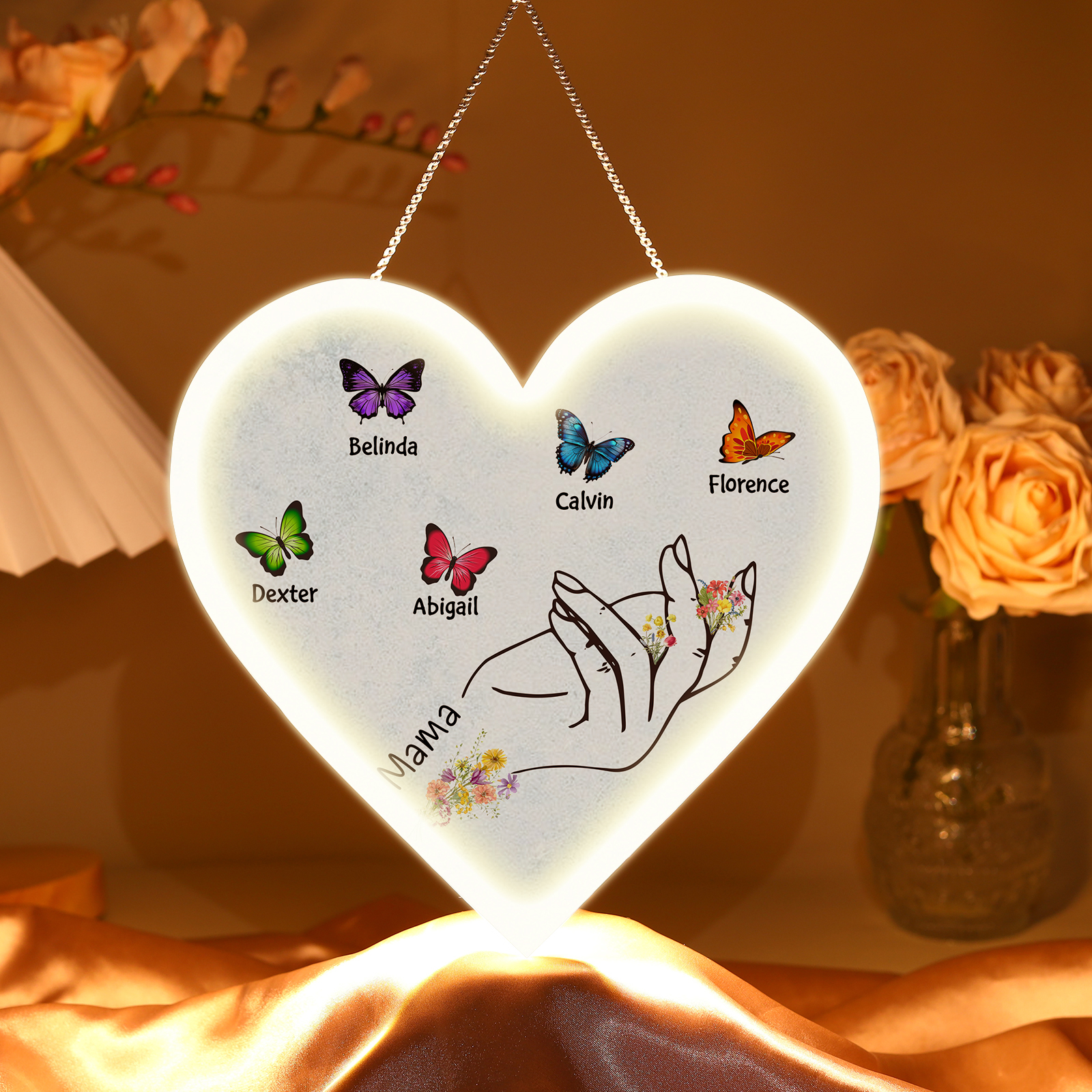 Personalisierte 5 Namen & Text Schmetterling auf der Hand Herz Ornament Licht Acryl Hängender Geschenk für Mutter