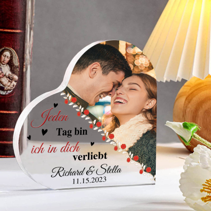 Personalisierte 2 Namen & Foto & Datum Acryl-Deko-Jeden Tag bin ich in dich verliebt-Schreibtischdekoration für Paar