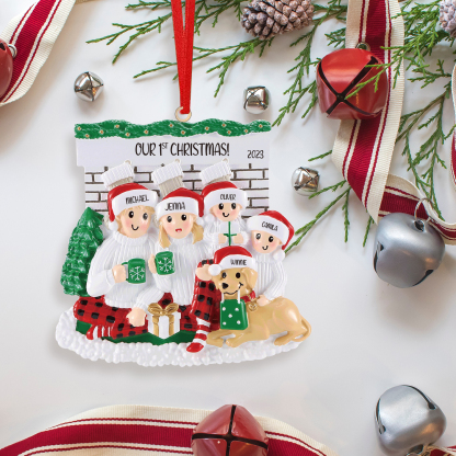 Holz Personalisierte 5 Namen & Jahr & Text Kamin Weihnachtsornament Weihnachtsbaum Anhänger mit 4 Familienmitgliedern und 1 Hund