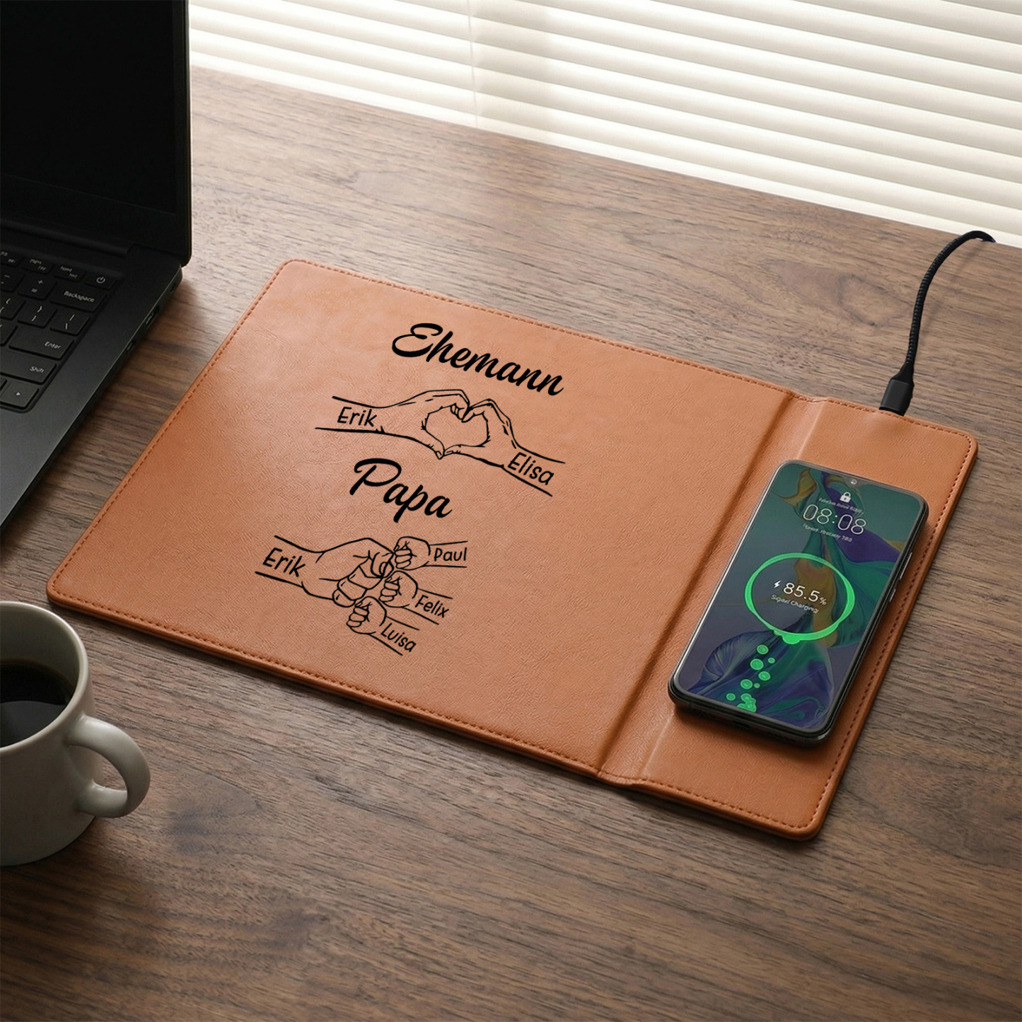 Personalisierte Schreibtischunterlage aus Leder mit kabelloser Ladefunktion mit 1 bis 8 Namen