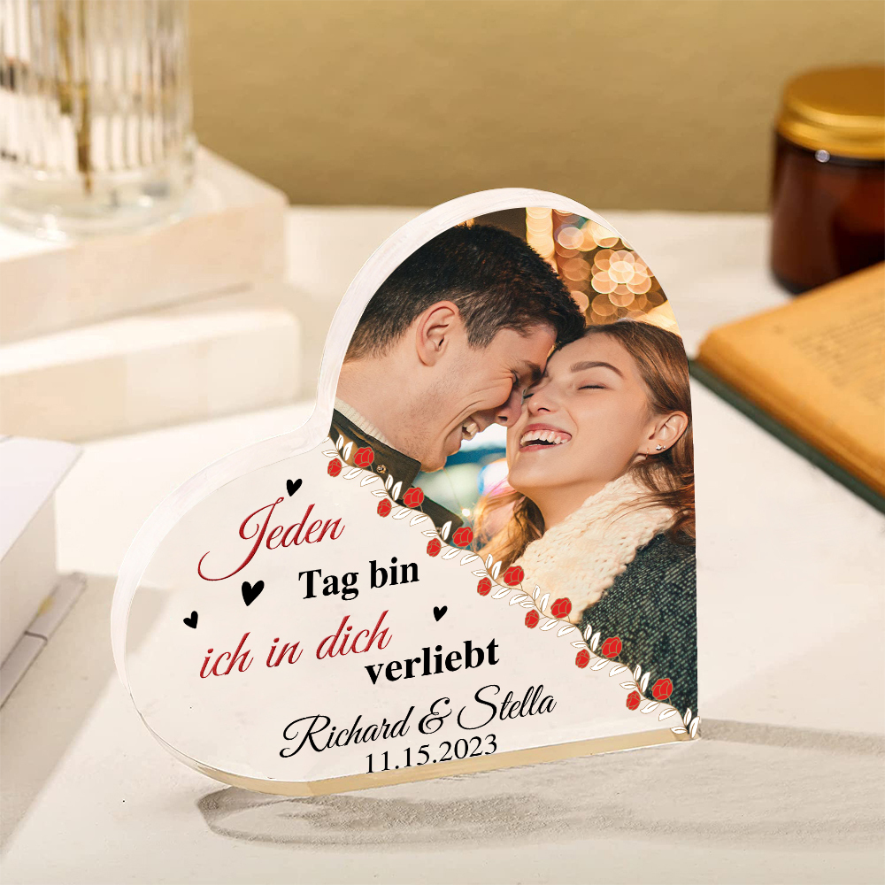 Personalisierte 2 Namen & Foto & Datum Acryl-Deko-Jeden Tag bin ich in dich verliebt-Schreibtischdekoration für Paar