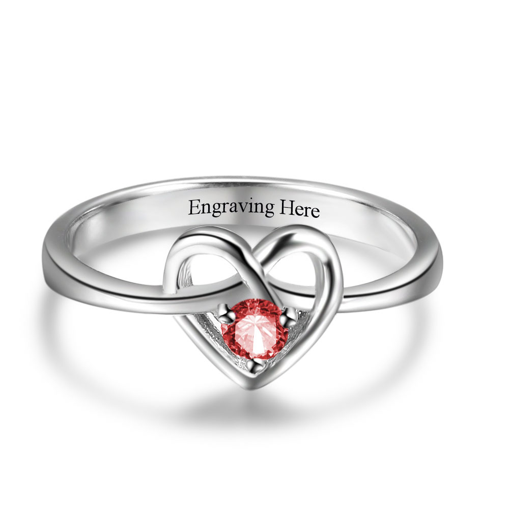 Personalisierter herzförmiger Ring mit 1 Geburtstagsstein und 1 Text
