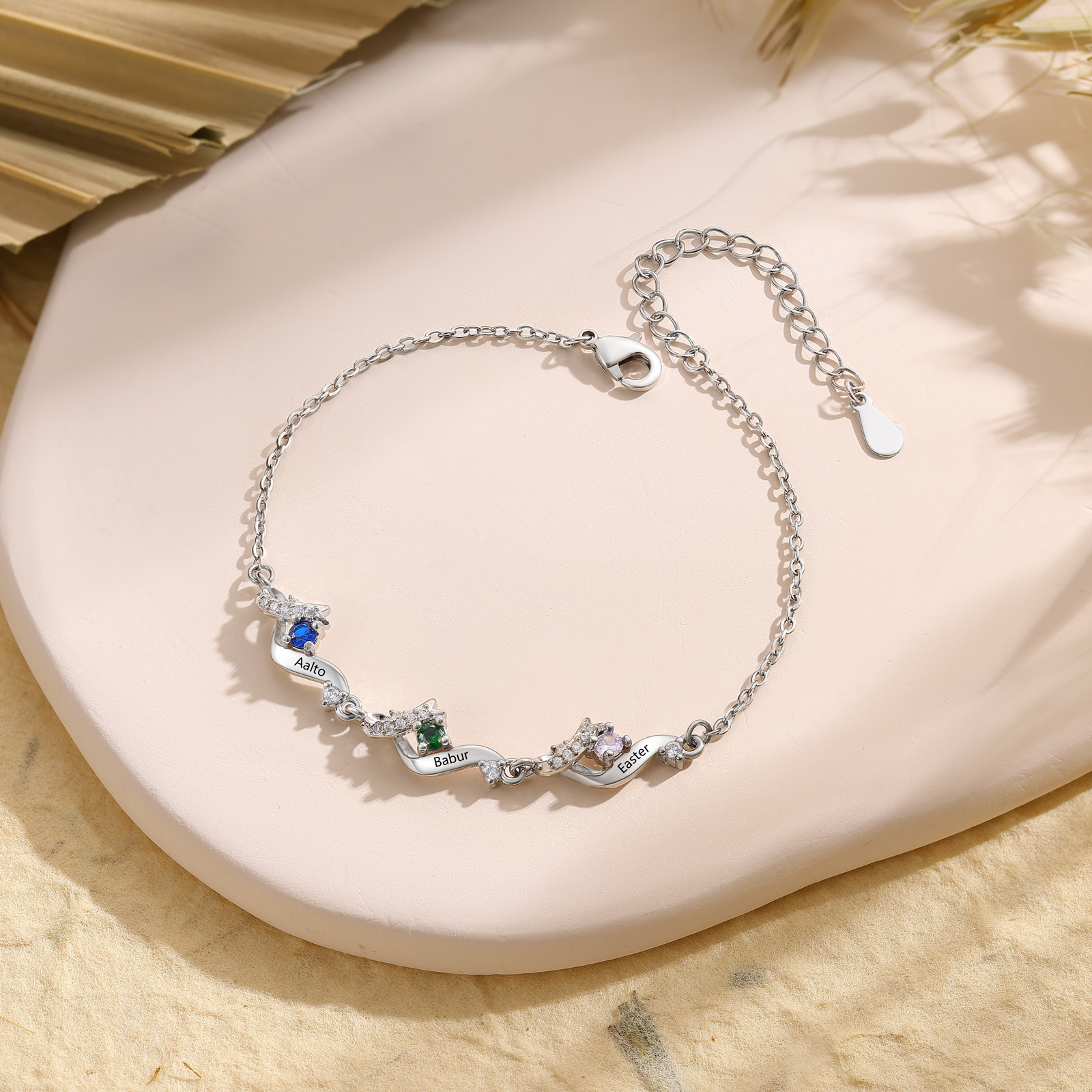 Personalisierbares Familienarmband mit 2–5 Geburtssteinen und Namen