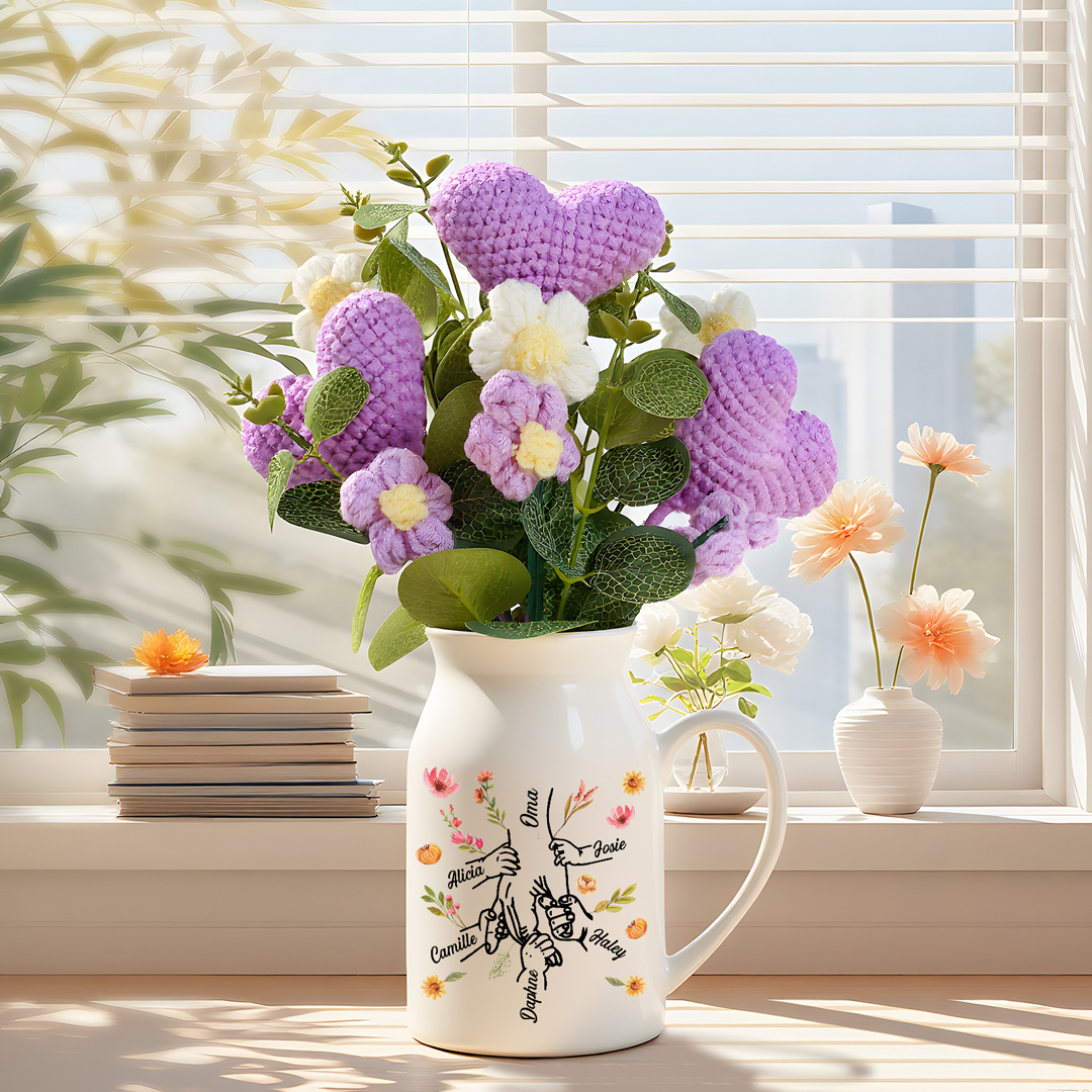 Personalisierter Keramik-Krug mit gehäkeltem Blumenstrauß – Geschenk für Oma,mit Namen, Muttertagsgeschenk