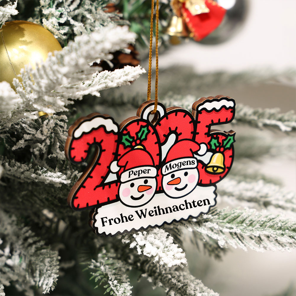 2025 Personalisiertes Holz-Christbaumanhänger– Schneemannfamilie mit 1–8 Namen