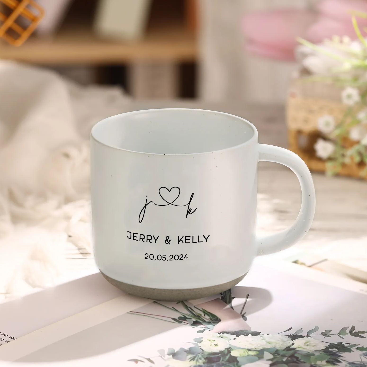 [Copy]Personalisierte 2 Name & Text Hand-in-Hand Keramik Mark-Tasse mit schwarzer/ weißer Schrift– Einzigartiges Geschenk für Paar