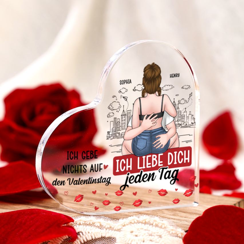Personalisiertes Acrylherz als Deko mit umarmendem Paar – liebevolles Geschenk