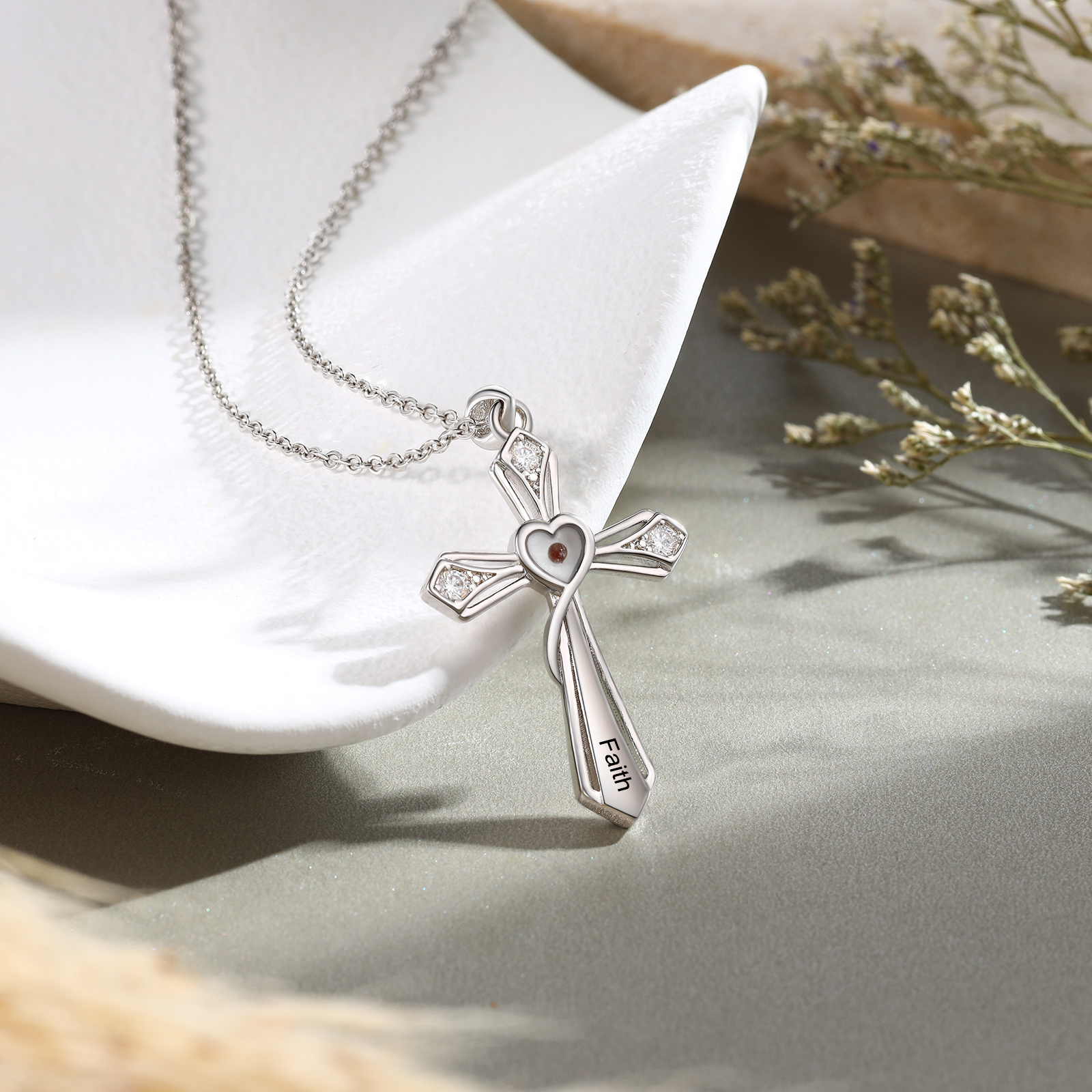 Herz-Kreuz-Halskette mit Senfkorn