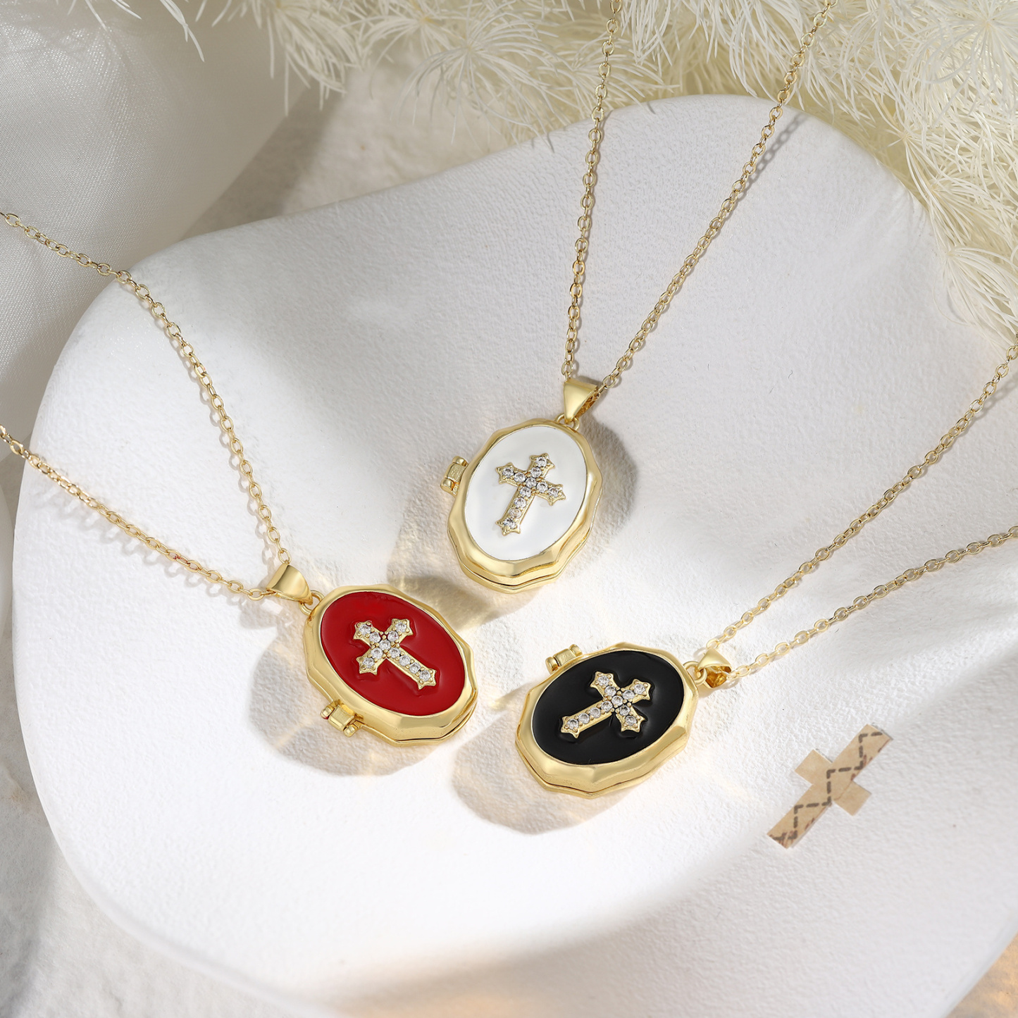 Personalisierte Kreuz Medaillon Halskette mit 2 Fotos personalisiert