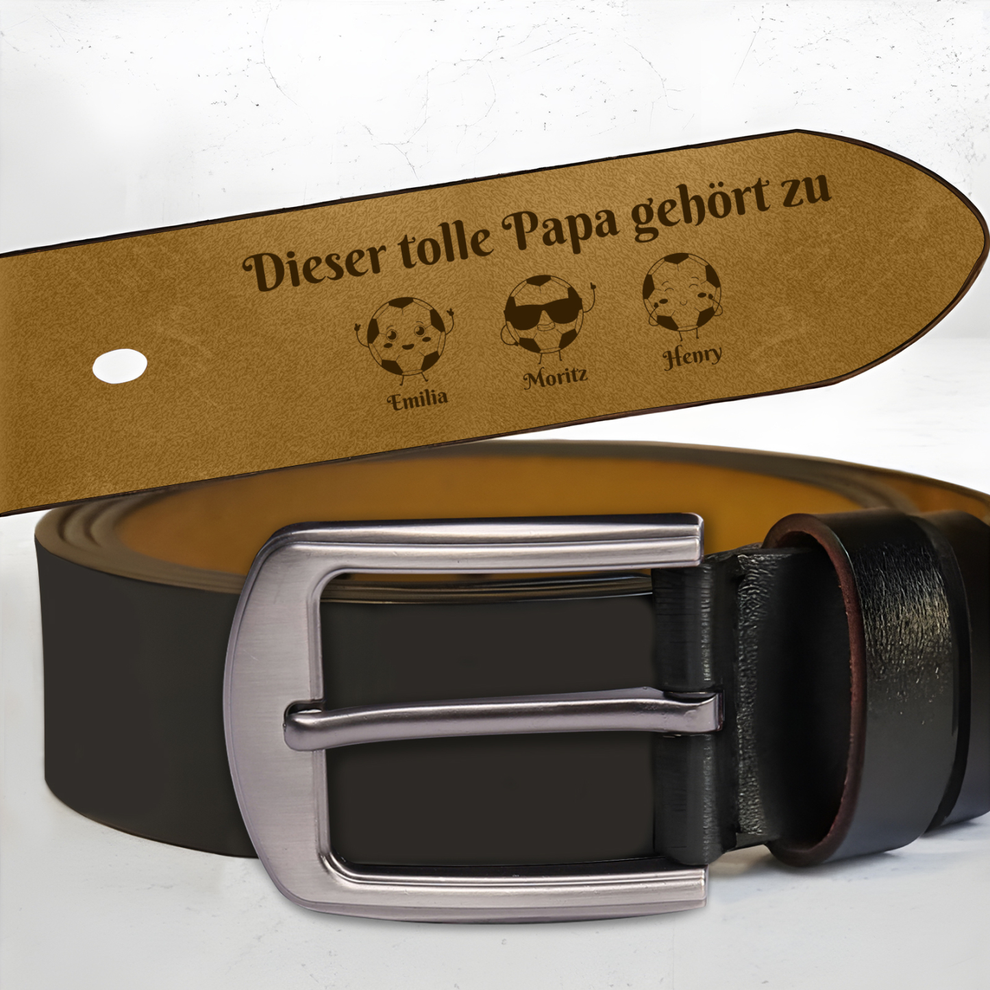 Personalisierter Ledergürtel, individuell gestaltet mit 1–8 Namen und Fußballmotiv – Vatertags- und Geburtstagsgeschenk für Papa, Opa, Ehemann | kettenmachen