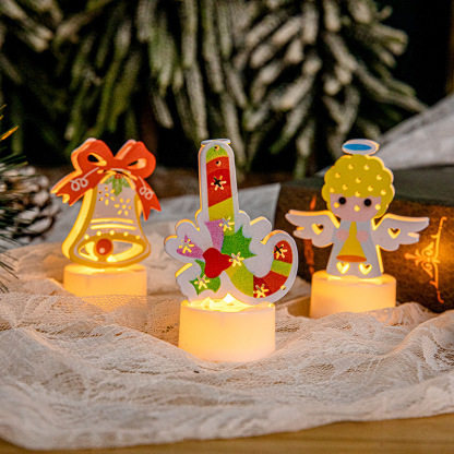 Strahlende Weihnachtsstimmung mit LED-Figuren – Weihnachtsmann/ Schneemann/ Zuckerstange