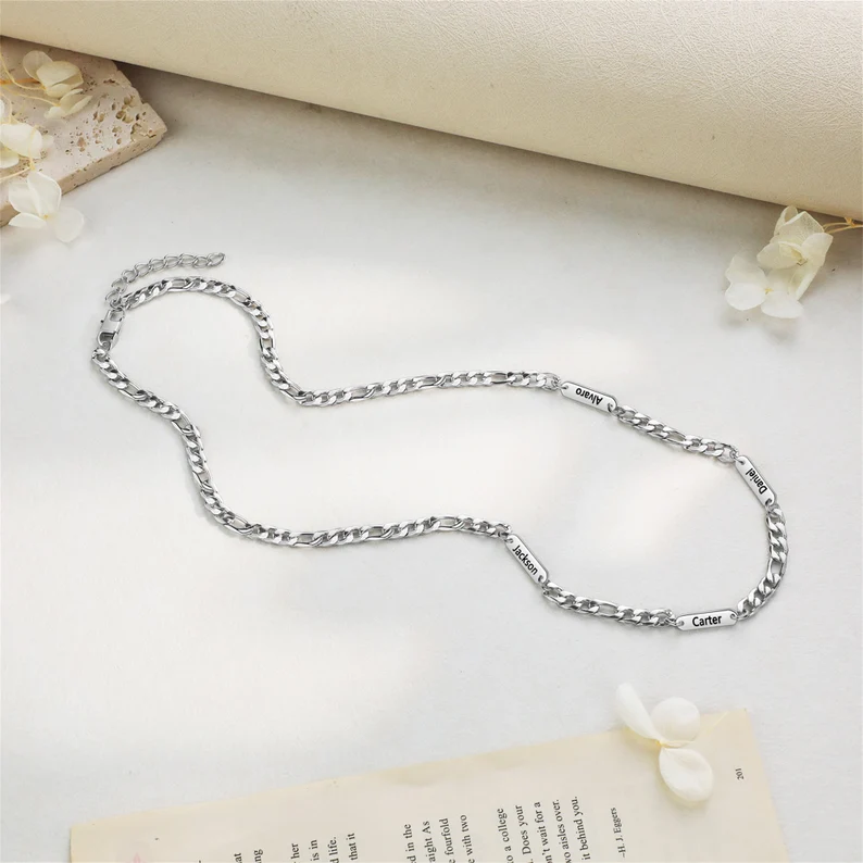 Herren Personalisierte 2 Namen Silberfarbene Edelstahl Halskette - Geschenk mit Nachrichtenkarte